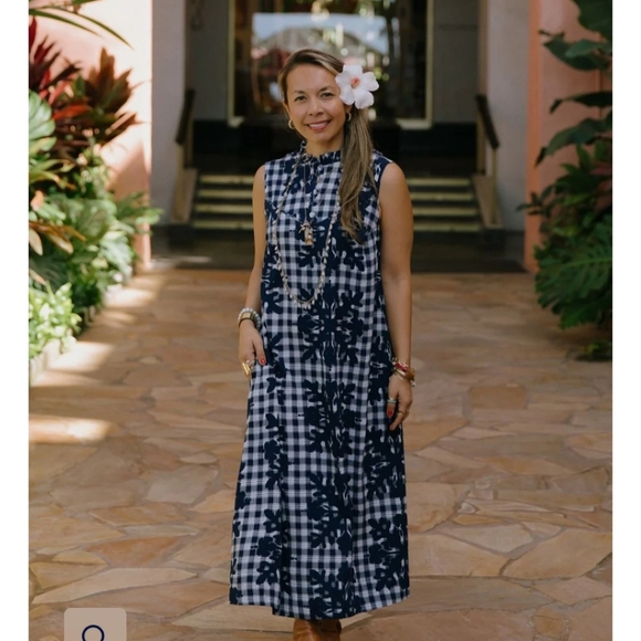 kiele Dresses & Skirts - Kiele Kelani Vintage Hibiscus Hawaiian QuiltBlack Palaka Plaid Dress